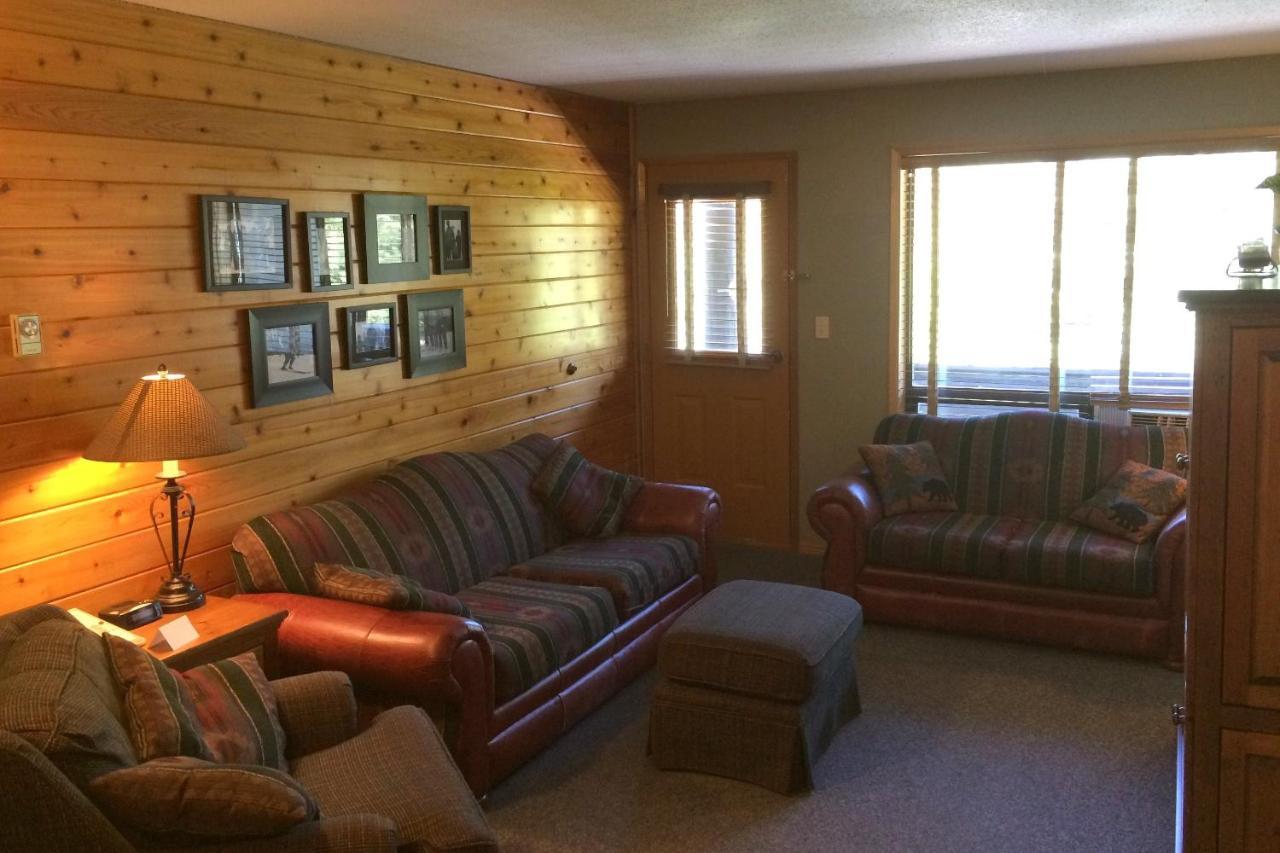 The Griz Inn By Park Vacation Management Fernie Kültér fotó