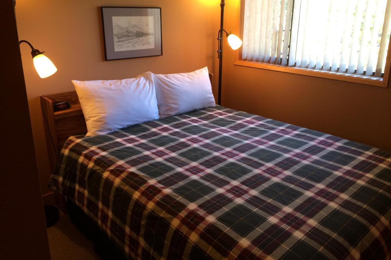 The Griz Inn By Park Vacation Management Fernie Kültér fotó