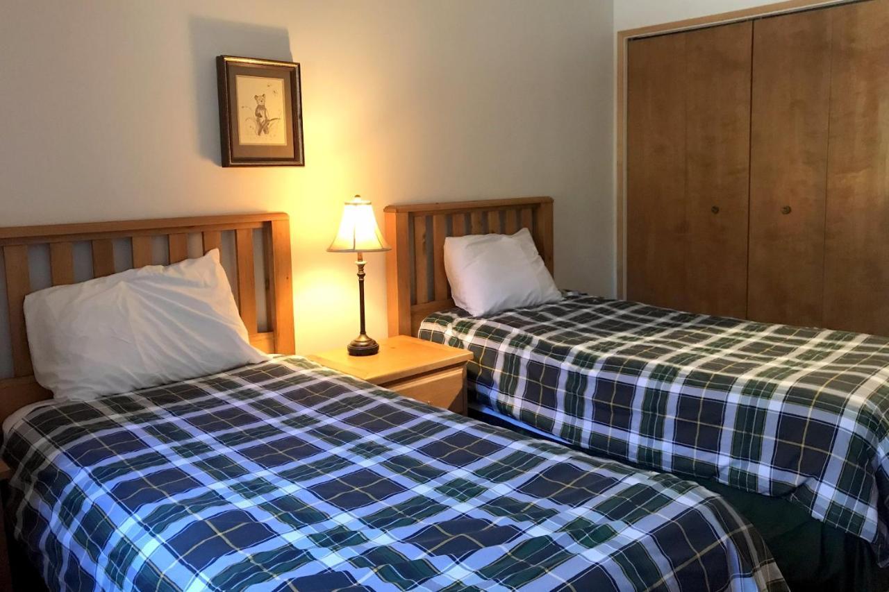 The Griz Inn By Park Vacation Management Fernie Kültér fotó