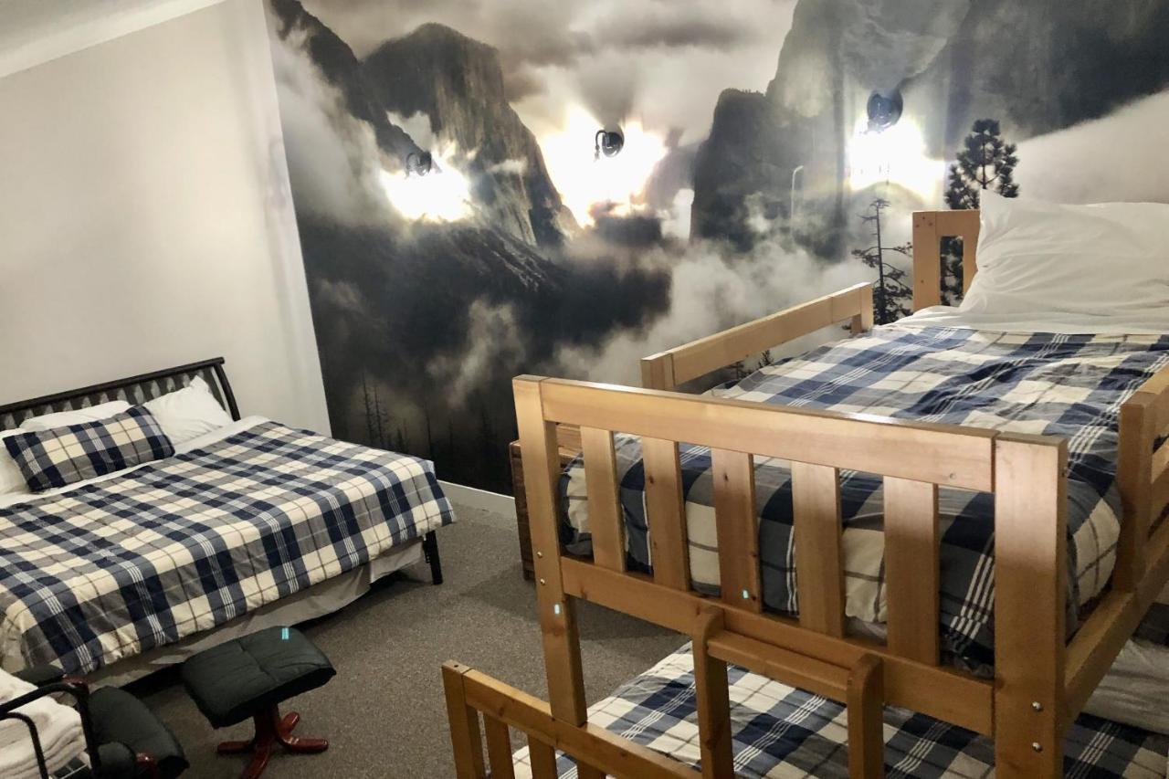 The Griz Inn By Park Vacation Management Fernie Kültér fotó