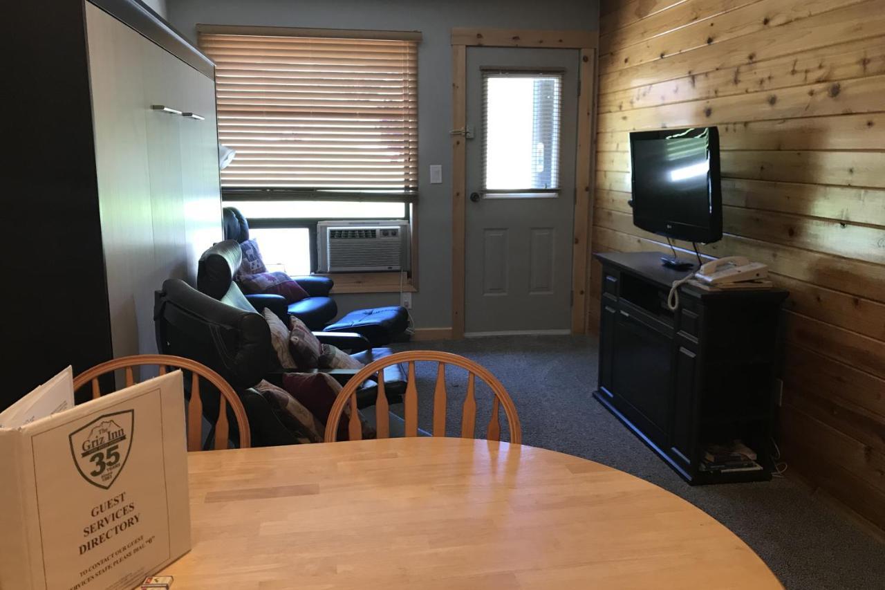 The Griz Inn By Park Vacation Management Fernie Kültér fotó
