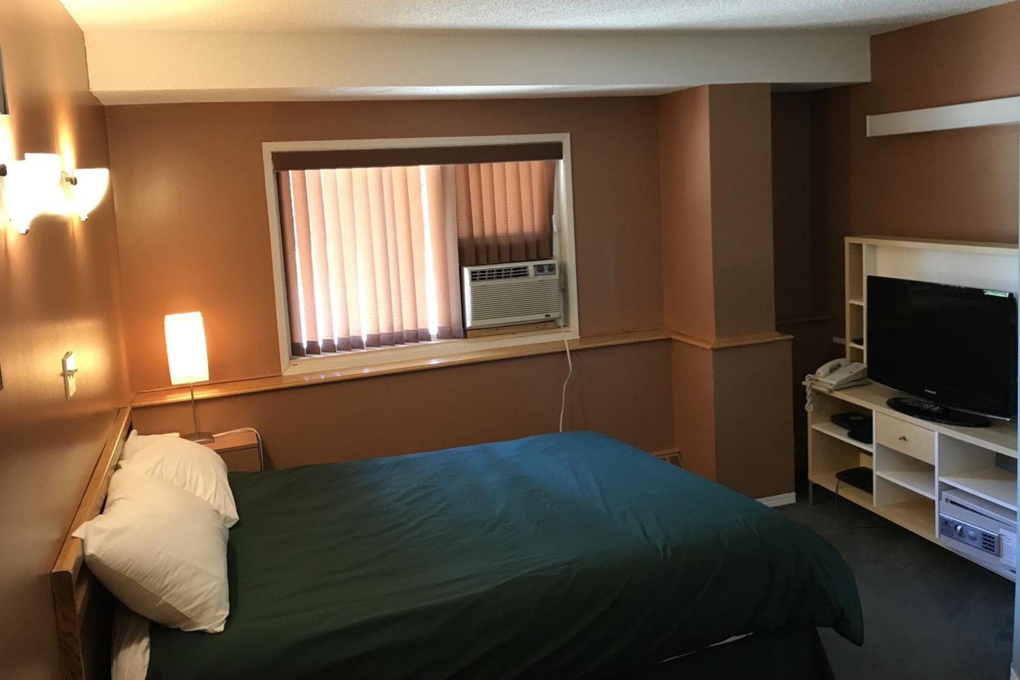 The Griz Inn By Park Vacation Management Fernie Kültér fotó