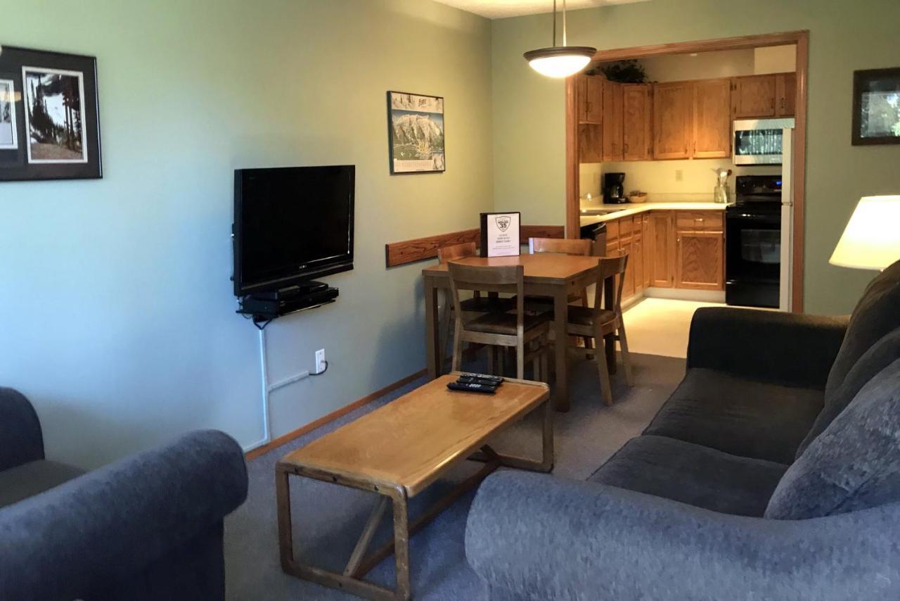 The Griz Inn By Park Vacation Management Fernie Kültér fotó